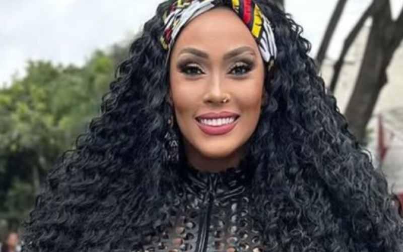 Rosiane Pinheiro surpreende e rompe com escola de samba