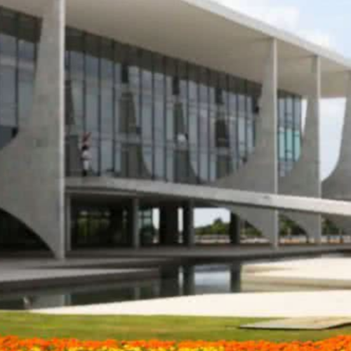 Governo Lula abre licitação de R$ 36 mil para comprar toalhas de mesa