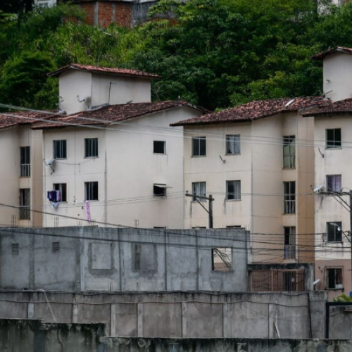 Traficantes expulsam moradores do Minha Casa Minha Vida