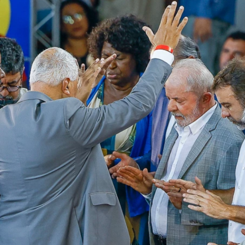 Aumento de evangélicos ameaça reeleição de Lula, aponta estudo