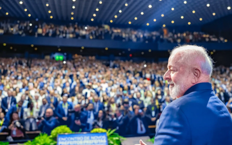 Correios gastam R$ 1,3 milhão em evento com Lula em destaque