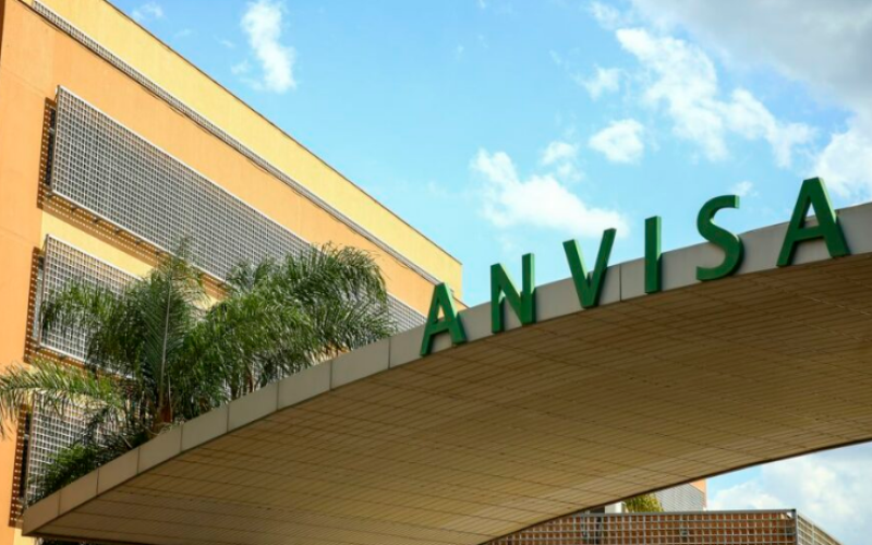 Anvisa interdita oito clínicas de estética em três estados e no DF