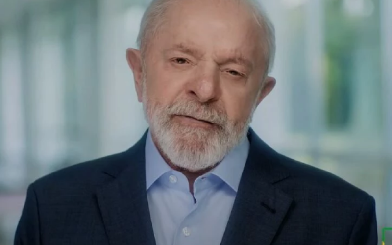 Lula, agora, diz que pegou ‘país destruído’ e anuncia mais gastos