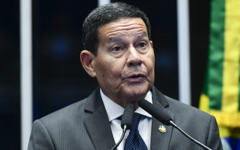 Mourão comenta fala de Gilmar Mendes: “Isto é uma vergonha”