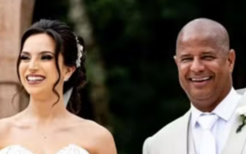 Um ano após ser mantido em cativeiro, Marcelinho Carioca se casa com modelo