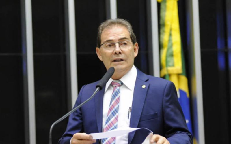 Projeto quer impedir a entrada de estrangeiros que critiquem o STF