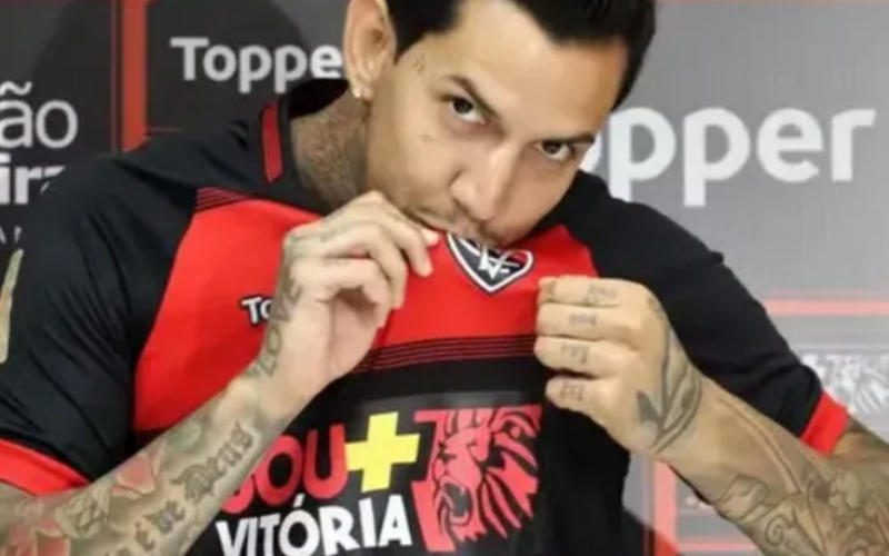 Victor Ramos sonha com despedida no Vitória e futuro na política