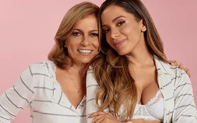 Anitta fala sobre livro que alterou sua conexão com a mãe