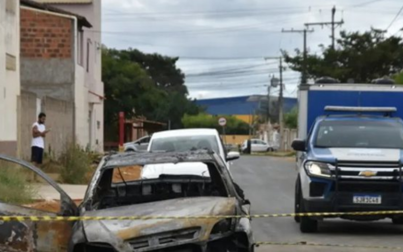 Vitória da Conquista: Motorista morre carbonizado após carro pegar fogo