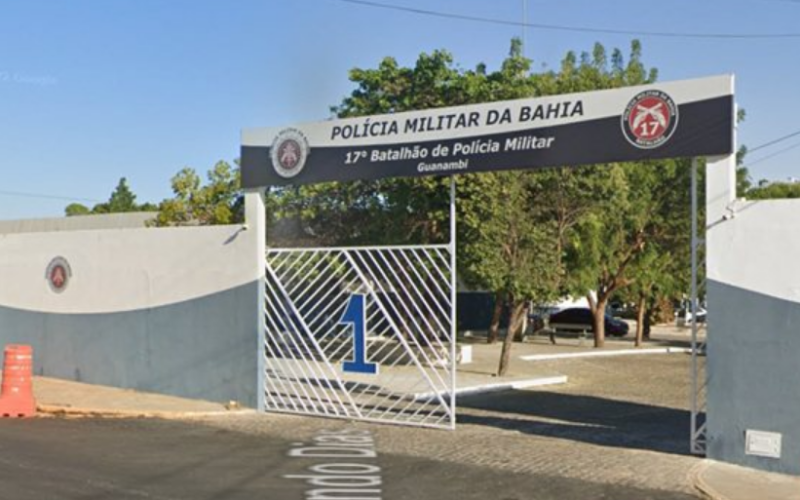 Homem invade batalhão da PM com arma falsa e é baleado