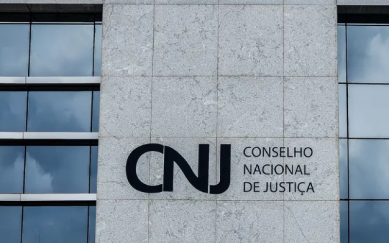 Desembargador que associou Lula ao CV é afastado pelo CNJ