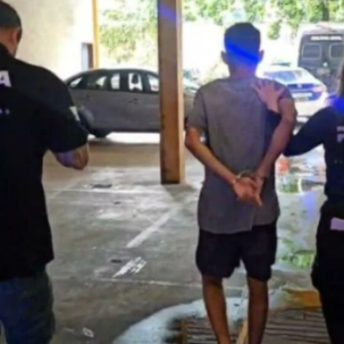 Jovens queriam homenagear Hitler matando morador de rua