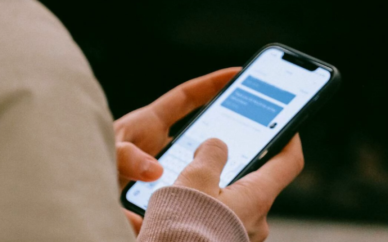 Após desafio na web, adolescente fez vídeos estuprando irmão