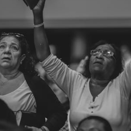 Projeção aponta empate entre católicos e evangélicos em 2049