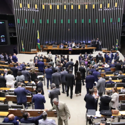Datafolha: 76% são contrários a aumentar número de deputados