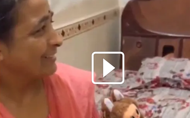 Mulher indiana viraliza após acreditar que Labubu é um “Deus chinês”