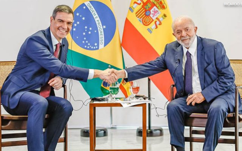 Lula conversa por telefone com Pedro Sánchez, presidente de governo da Espanha