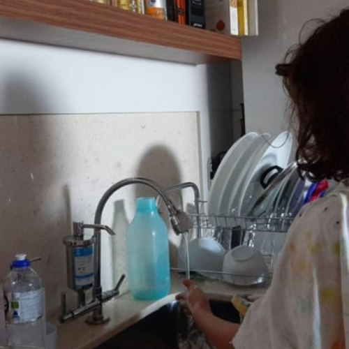 Trabalho infantil cai 21,4%. Emprego doméstico ainda absorve mais da metade