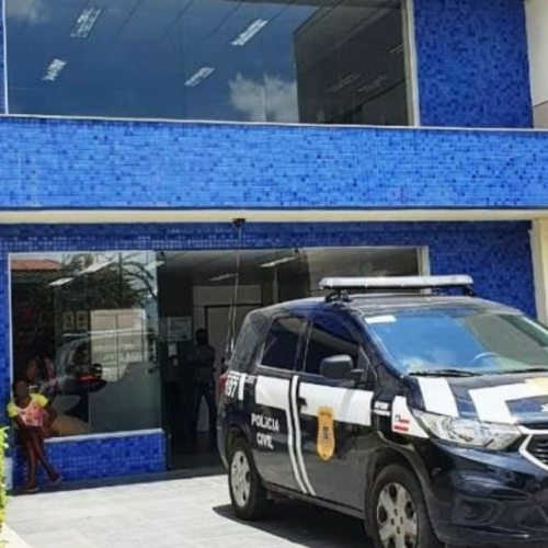 Inspetora da Polícia Rodoviária Federal presa em flagrante suspeita de cometer injúria racial contra um capitão da Polícia Militar