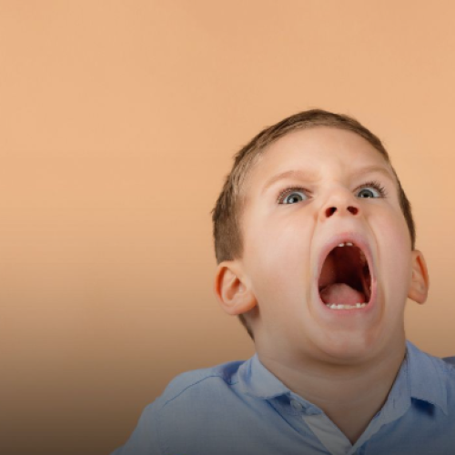 Crianças de 5 anos estão surtando por uso excessivo de celular