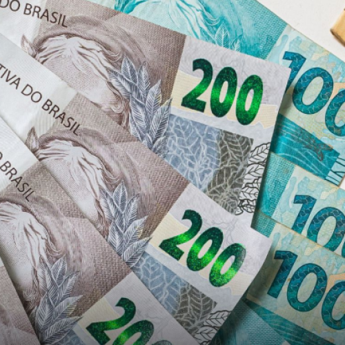 O Governo Federal prorrogou até 14 de fevereiro de 2026 o prazo para que aposentados e pensionistas solicitem a devolução de valores descontados