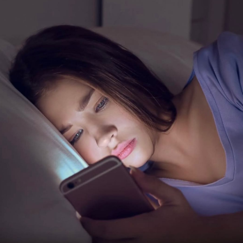 Dormir depois da 1h da manhã pode causar problema de saúde mental