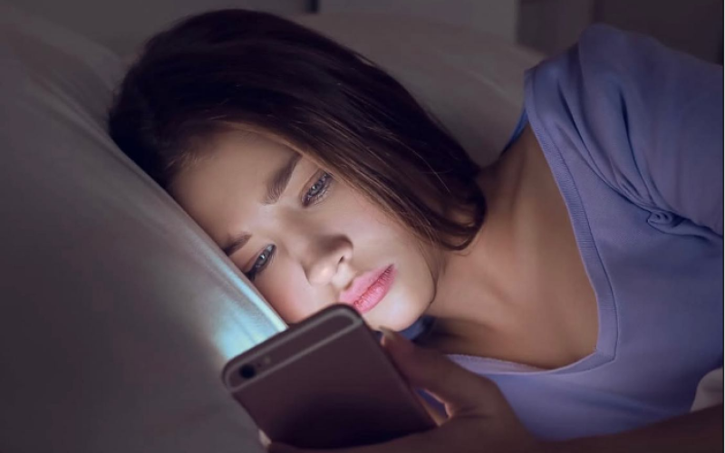 Dormir depois da 1h da manhã pode causar problema de saúde mental