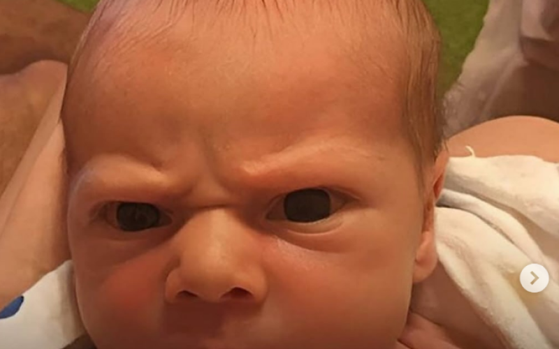 Bebê sabe quando você está sendo falso