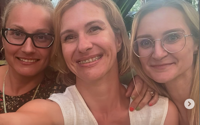 Mulher contata detetive particular e encontra irmãs perdidas há 44 anos!