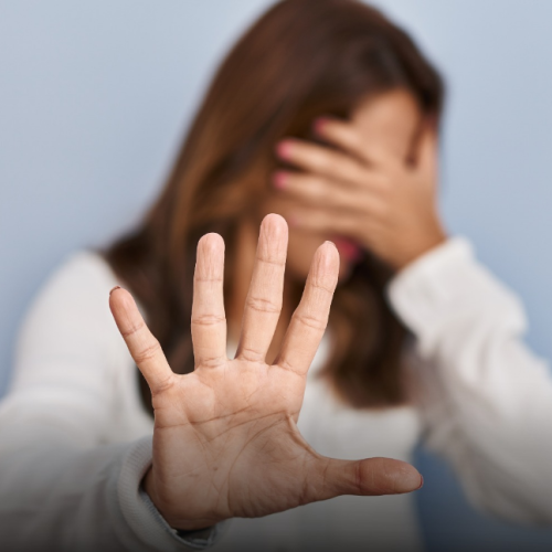 Nove em cada dez brasileiras já sofreram violência ao se deslocar à noite para atividades de lazer