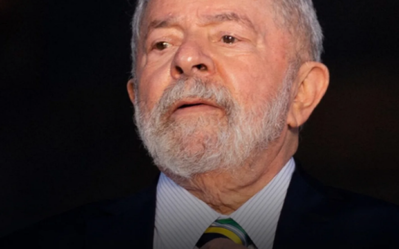 Pobres ajudam os ricos ficarem ainda mais ricos diz Lula