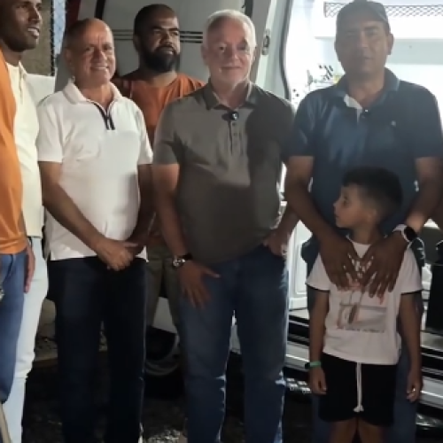 Em Miguel Calmon deputado Bobô entrega da nova ambulância semi-UTI