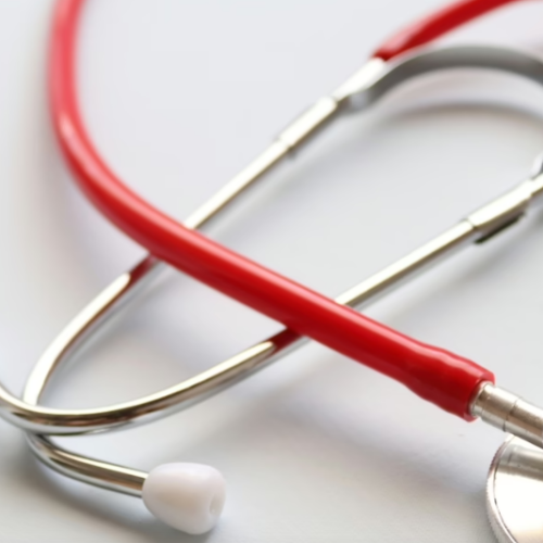 Senado avança na criação do “OAB da medicina” e debate sobre avaliação divide setor