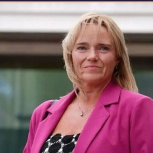 Enfermeira ganha ação ao se recusar a dividir vestiário com médica trans