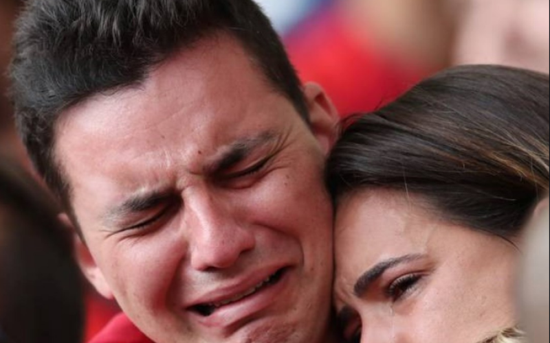 Homens choram 4 vezes mais por futebol do que por amor