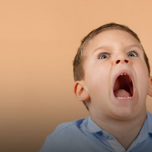 Crianças estão surtando por uso excessivo de celular