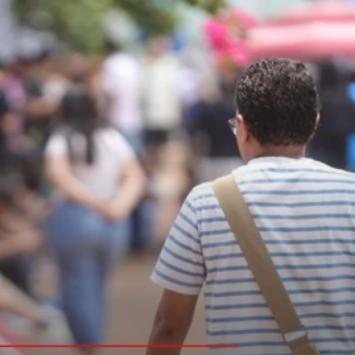 O número de matrículas no ensino médio caiu 5,4% em 2025 na comparação com o ano anterior