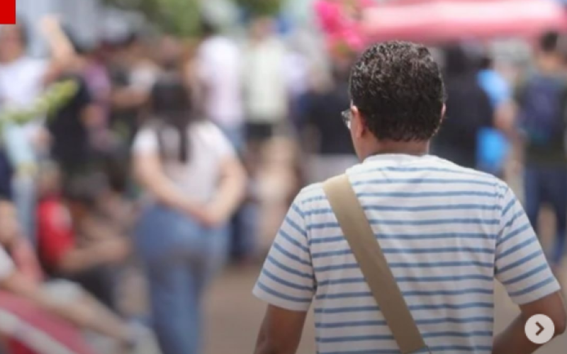 O número de matrículas no ensino médio caiu 5,4% em 2025 na comparação com o ano anterior