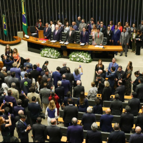 A Câmara dos Deputados aprovou projeto que autoriza farmácias dentro de supermercados