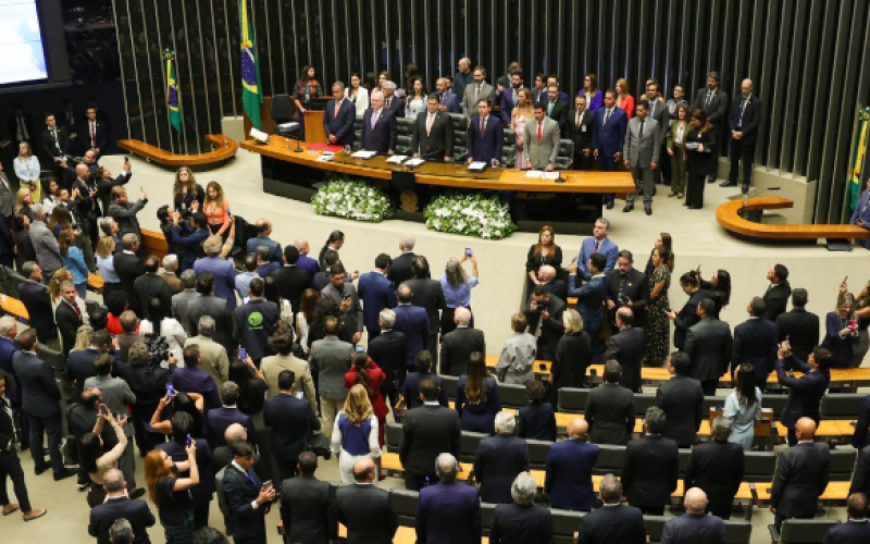 A Câmara dos Deputados aprovou projeto que autoriza farmácias dentro de supermercados