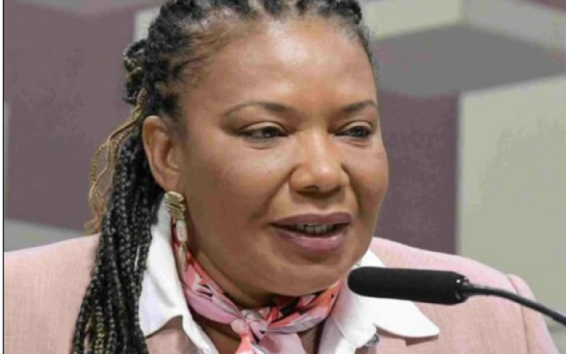 Margareth Menezes acusada de receber cache do próprio ministério