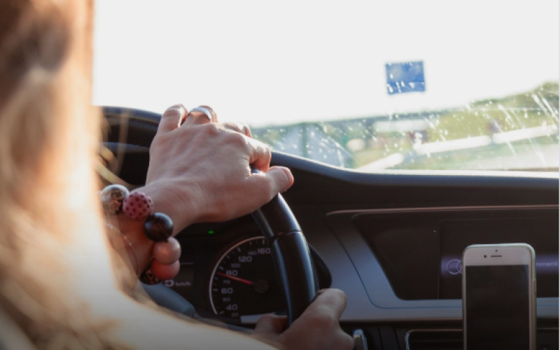 Usuárias da plataforma de transporte Uber em Fortaleza passarão a contar com uma nova funcionalidade que permite priorizar viagens com motoristas mulheres