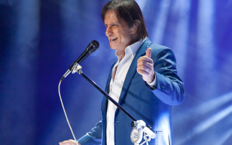 Contrato de Roberto Carlos com a Globo chega ao fim após 51 anos; cantor negocia renovação