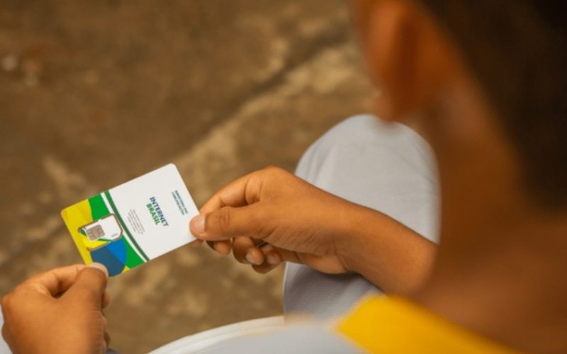Ministério das Comunicações atinge a marca de 159 mil chips distribuídos para estudantes de todo o Brasil