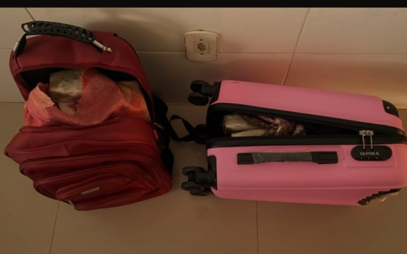 PRF prende mulher transportando 13Kg maconha em ônibus na BR-242