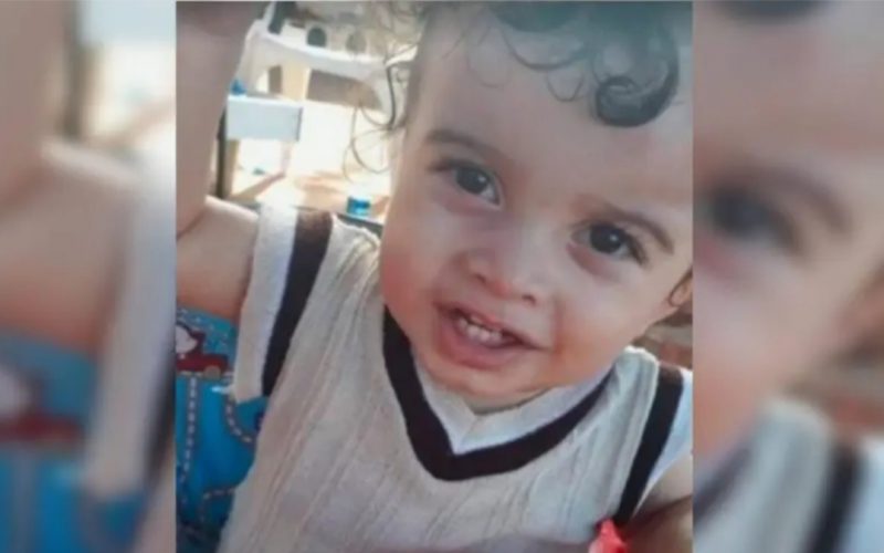 Justiça condena Estado a pagar R$ 500 mil de indenização para pais, após pai ser preso por engano, bebê ficar sozinho com irmãos e morrer afogado