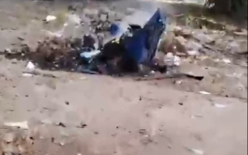 Delinquentes destroem  coletor de lixo