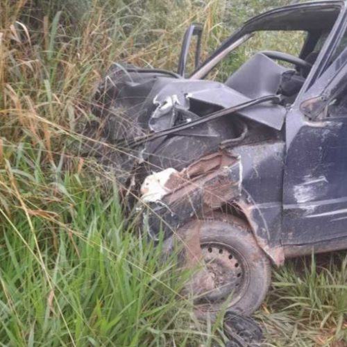 Colisão entre veículos deixa feridos em Saúde