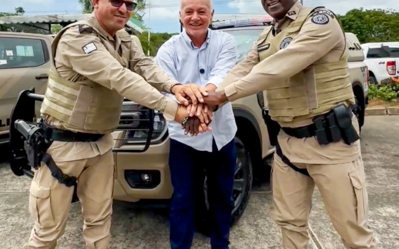 Deputado Bobô participa de anúncio de ações de combate ao crime e confirma nova viatura para o distrito de Igara