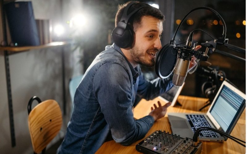 Radialista pode exercer jornalismo sem restrições